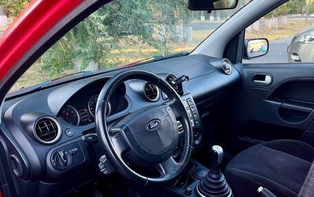 Ford Fiesta, 2005 год, 750 000 рублей, 3 фотография