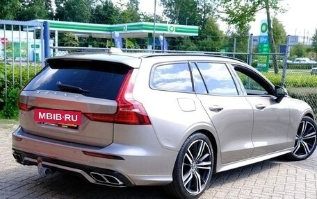 Volvo V60 II, 2020 год, 3 050 111 рублей, 5 фотография