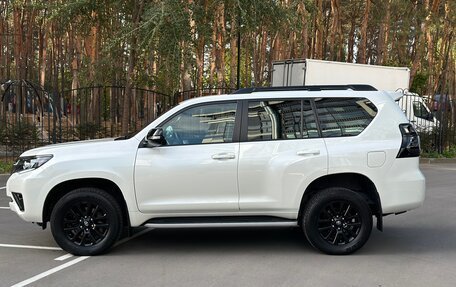 Toyota Land Cruiser Prado 150 рестайлинг 2, 2021 год, 7 200 000 рублей, 9 фотография