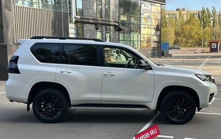 Toyota Land Cruiser Prado 150 рестайлинг 2, 2021 год, 7 200 000 рублей, 2 фотография