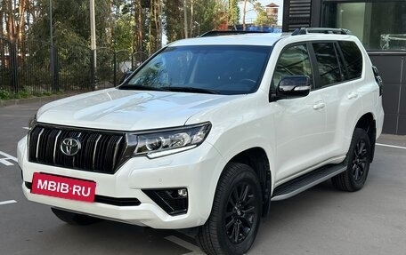 Toyota Land Cruiser Prado 150 рестайлинг 2, 2021 год, 7 200 000 рублей, 6 фотография