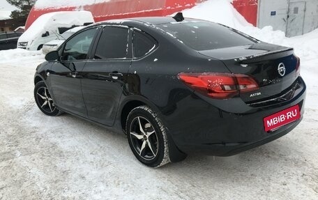 Opel Astra J, 2014 год, 990 000 рублей, 5 фотография