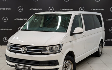 Volkswagen Caravelle T6 рестайлинг, 2019 год, 2 750 000 рублей, 1 фотография