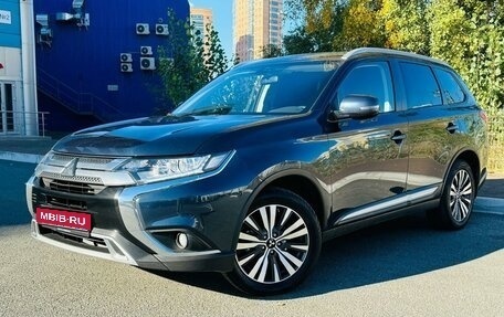 Mitsubishi Outlander III рестайлинг 3, 2021 год, 2 658 000 рублей, 1 фотография