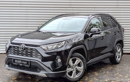 Toyota RAV4, 2021 год, 3 750 000 рублей, 1 фотография