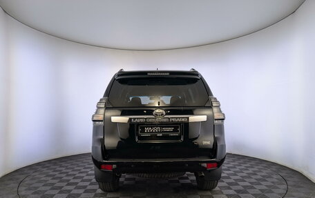 Toyota Land Cruiser Prado 150 рестайлинг 2, 2017 год, 4 990 000 рублей, 6 фотография