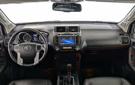 Toyota Land Cruiser Prado 150 рестайлинг 2, 2017 год, 4 990 000 рублей, 26 фотография