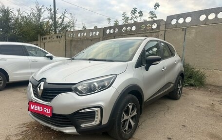 Renault Kaptur I рестайлинг, 2017 год, 1 300 000 рублей, 1 фотография