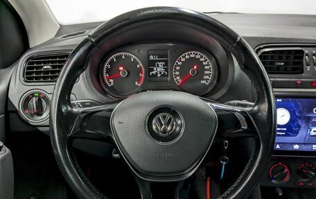 Volkswagen Polo VI (EU Market), 2016 год, 970 000 рублей, 29 фотография