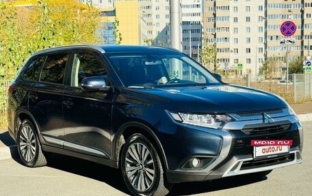 Mitsubishi Outlander III рестайлинг 3, 2021 год, 2 658 000 рублей, 2 фотография