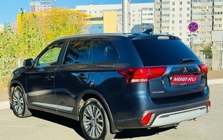 Mitsubishi Outlander III рестайлинг 3, 2021 год, 2 658 000 рублей, 5 фотография