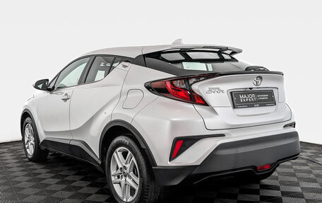 Toyota C-HR I рестайлинг, 2022 год, 3 550 000 рублей, 7 фотография