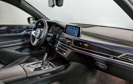 BMW 7 серия, 2019 год, 5 990 000 рублей, 17 фотография