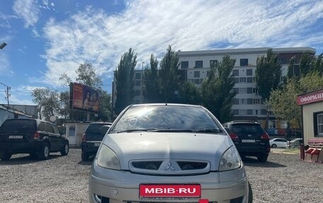 Mitsubishi Colt VI рестайлинг, 2002 год, 300 000 рублей, 1 фотография