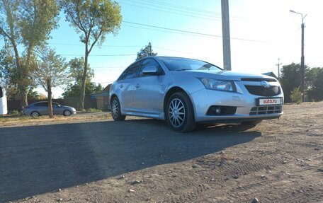 Chevrolet Cruze II, 2010 год, 591 000 рублей, 5 фотография