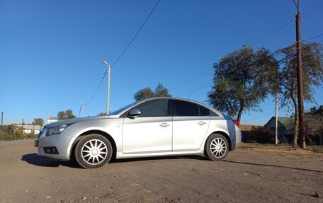 Chevrolet Cruze II, 2010 год, 591 000 рублей, 7 фотография