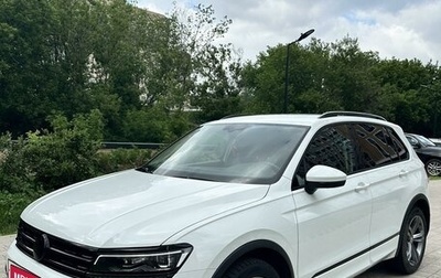 Volkswagen Tiguan II, 2018 год, 3 750 000 рублей, 1 фотография