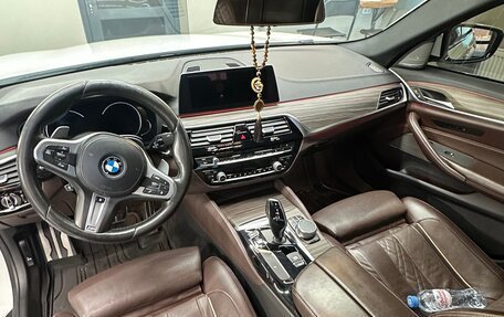 BMW 5 серия, 2018 год, 4 800 000 рублей, 7 фотография