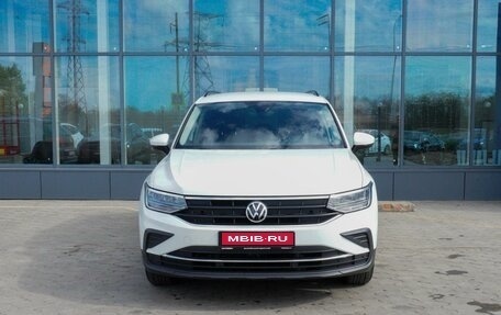 Volkswagen Tiguan II, 2022 год, 3 199 000 рублей, 3 фотография