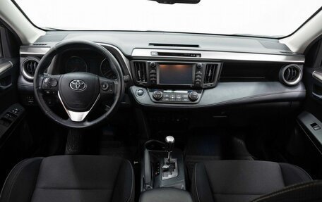 Toyota RAV4, 2018 год, 2 350 000 рублей, 15 фотография