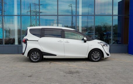 Toyota Sienta II, 2019 год, 2 039 000 рублей, 5 фотография