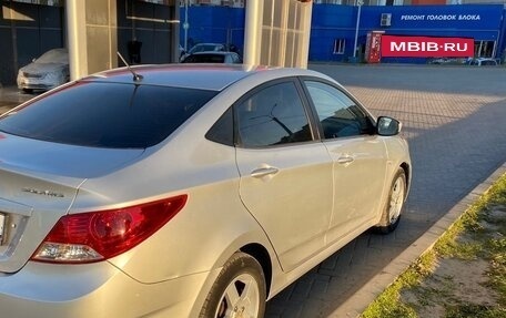 Hyundai Solaris II рестайлинг, 2011 год, 820 000 рублей, 7 фотография