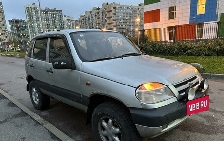 Chevrolet Niva I рестайлинг, 2003 год, 130 000 рублей, 2 фотография