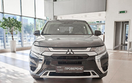 Mitsubishi Outlander III рестайлинг 3, 2019 год, 2 220 000 рублей, 2 фотография