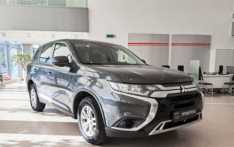 Mitsubishi Outlander III рестайлинг 3, 2019 год, 2 220 000 рублей, 3 фотография