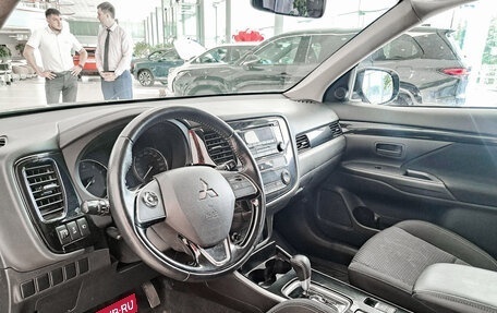 Mitsubishi Outlander III рестайлинг 3, 2019 год, 2 220 000 рублей, 16 фотография