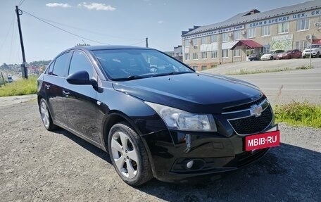 Chevrolet Cruze II, 2009 год, 680 000 рублей, 3 фотография