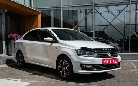 Volkswagen Polo VI (EU Market), 2015 год, 1 053 000 рублей, 3 фотография