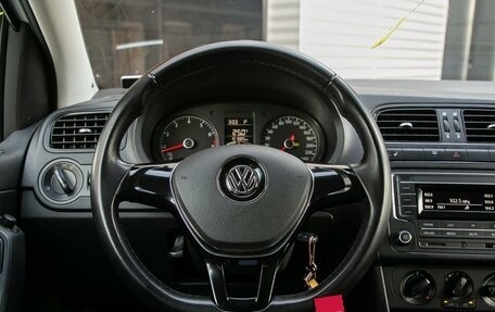 Volkswagen Polo VI (EU Market), 2015 год, 1 053 000 рублей, 13 фотография