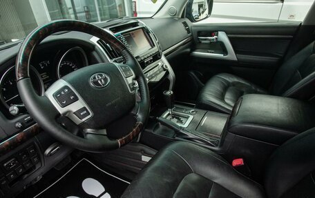 Toyota Land Cruiser 200, 2012 год, 3 298 000 рублей, 8 фотография