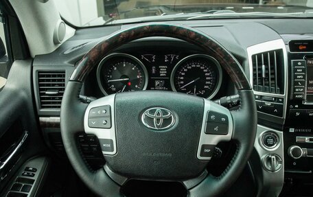 Toyota Land Cruiser 200, 2012 год, 3 298 000 рублей, 21 фотография