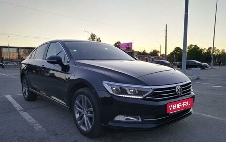 Volkswagen Passat B8 рестайлинг, 2019 год, 1 950 000 рублей, 3 фотография