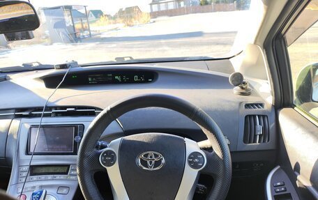 Toyota Prius, 2014 год, 1 320 000 рублей, 9 фотография