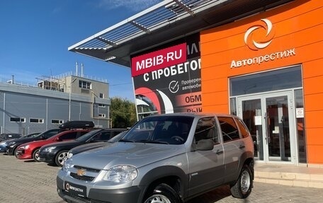 Chevrolet Niva I рестайлинг, 2011 год, 720 000 рублей, 3 фотография