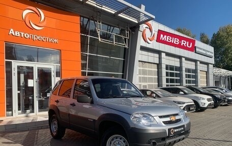 Chevrolet Niva I рестайлинг, 2011 год, 720 000 рублей, 1 фотография