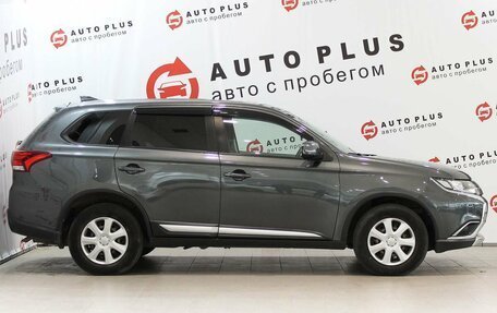 Mitsubishi Outlander III рестайлинг 3, 2018 год, 2 429 000 рублей, 8 фотография