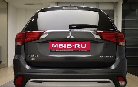 Mitsubishi Outlander III рестайлинг 3, 2019 год, 2 440 000 рублей, 5 фотография