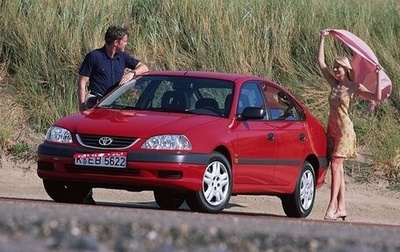 Toyota Avensis III рестайлинг, 2000 год, 550 000 рублей, 1 фотография