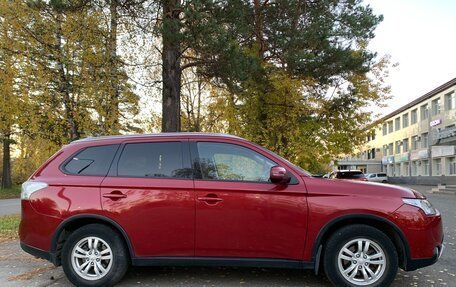 Mitsubishi Outlander III рестайлинг 3, 2014 год, 1 850 000 рублей, 5 фотография