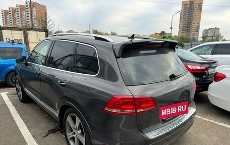 Volkswagen Touareg III, 2012 год, 1 377 500 рублей, 2 фотография