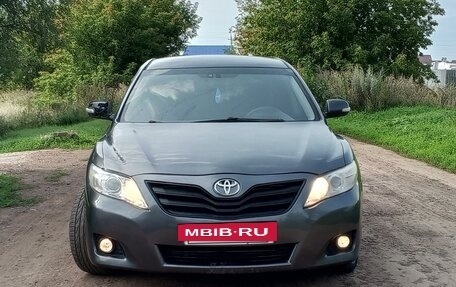 Toyota Camry, 2010 год, 850 000 рублей, 2 фотография