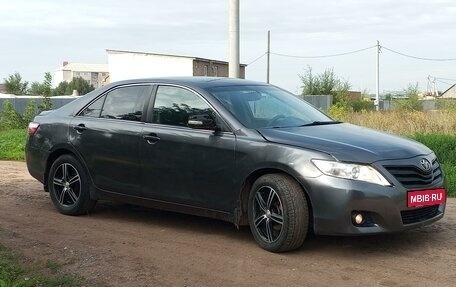 Toyota Camry, 2010 год, 850 000 рублей, 4 фотография