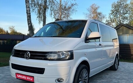 Volkswagen Caravelle T5, 2014 год, 2 500 000 рублей, 1 фотография