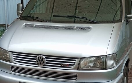 Volkswagen Multivan T4, 2003 год, 1 660 000 рублей, 2 фотография