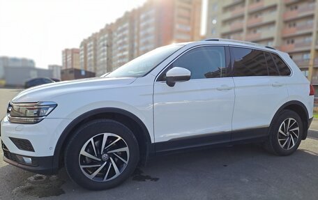 Volkswagen Tiguan II, 2018 год, 2 420 000 рублей, 8 фотография