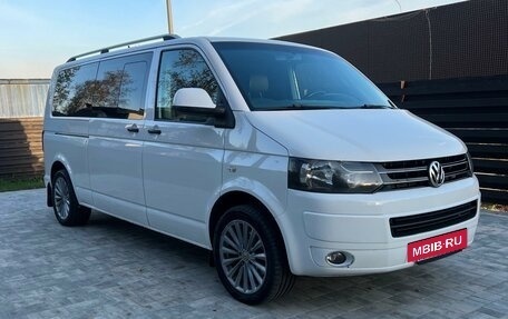 Volkswagen Caravelle T5, 2014 год, 2 500 000 рублей, 2 фотография